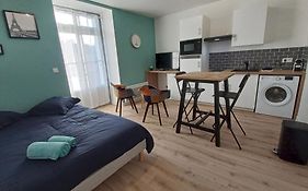 Segré centre ✰ studio ✰ 24m² ✰ cuisne ✰ wifi ✰ TOUT NEUF!